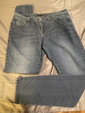 Maurices Women's Medium Wash Skinny Jeans - Faded Blue